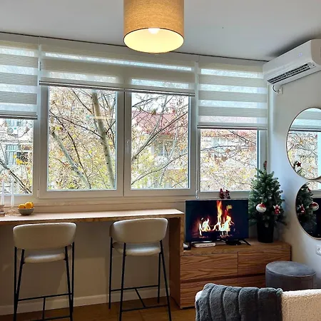 Cozy Near Center * تيرانا