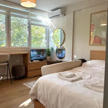 Cozy Near Center * تيرانا