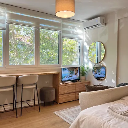 Cozy Near Center شقة