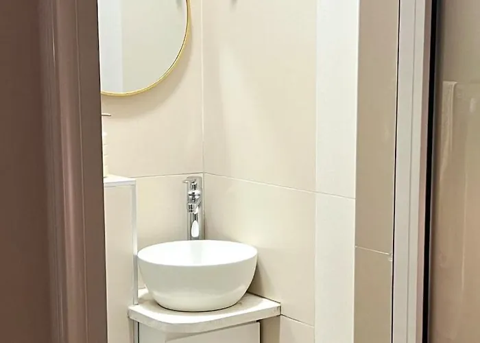 Cozy Near Center * تيرانا